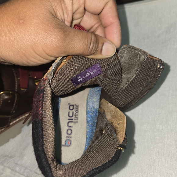 Bionica Brown Women Boots with Red Laces - Picture 7 of 9